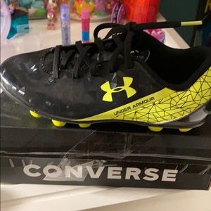 Boy or girl soccer shoes / new/ no box